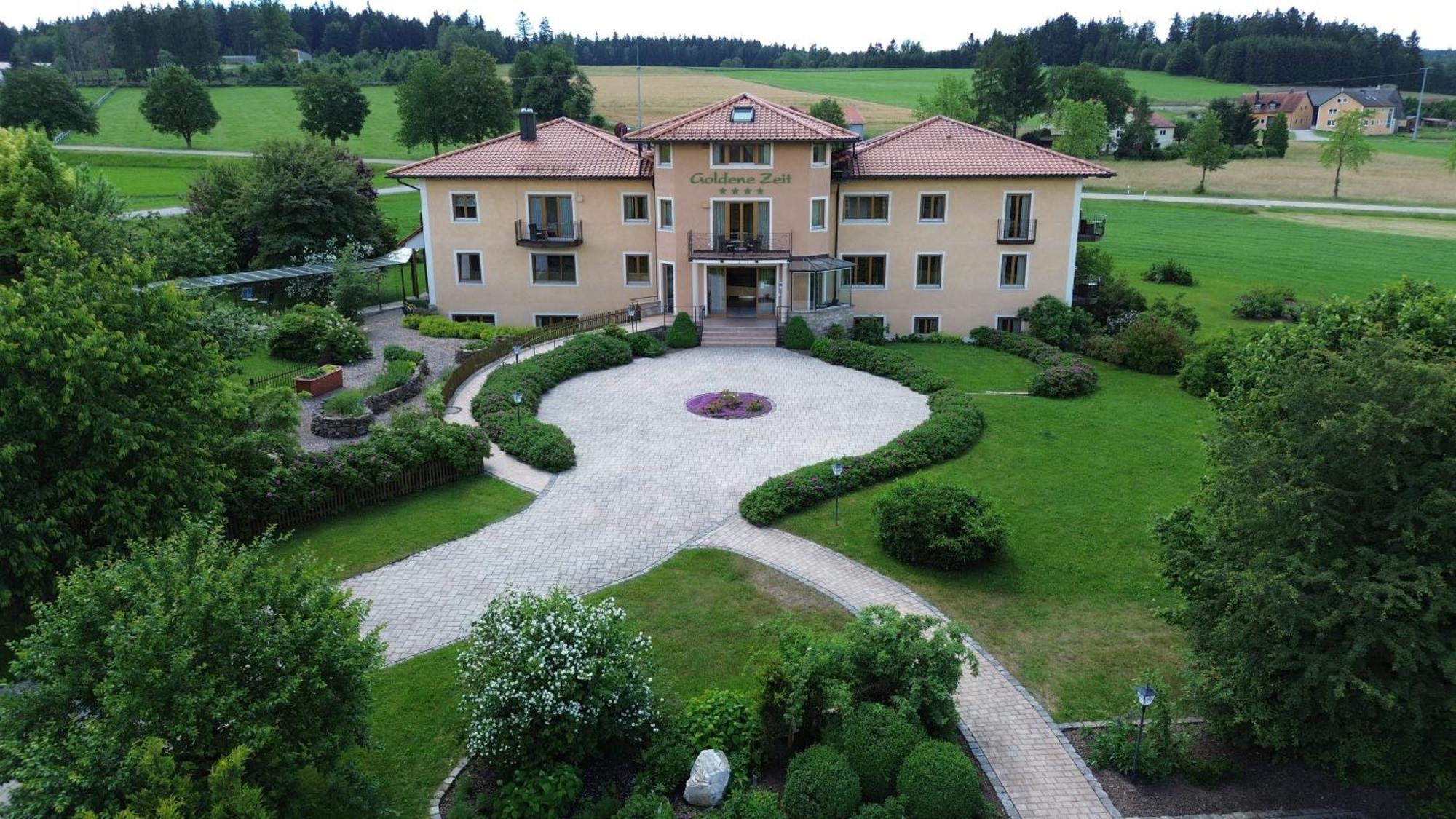 Naturhotel Goldene Zeit Georgenberg ภายนอก รูปภาพ