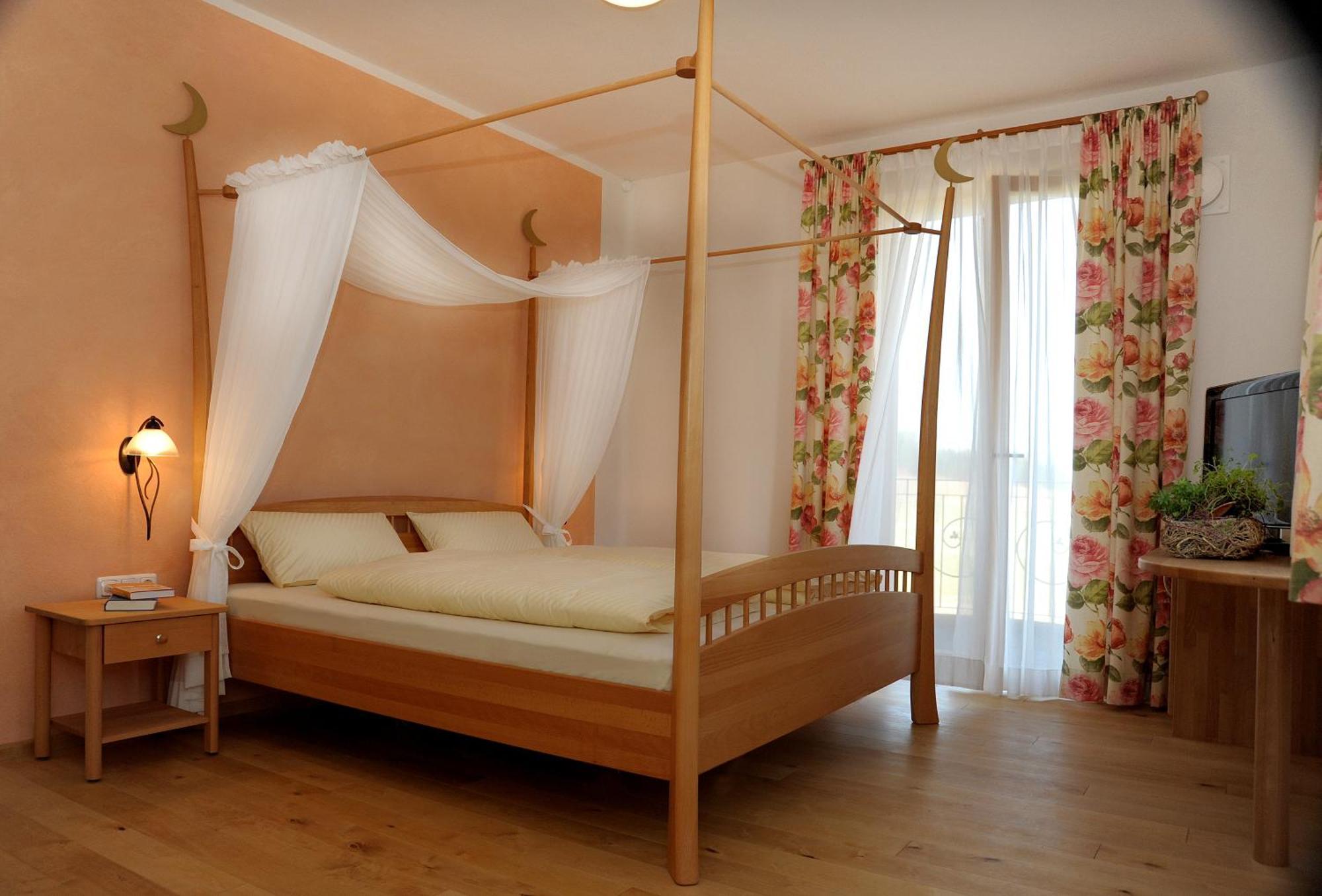 Naturhotel Goldene Zeit Georgenberg ภายนอก รูปภาพ